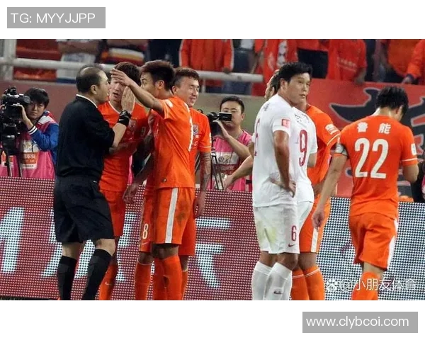 广东恒大与鲁能泰山的巅峰对决谁将笑到最后引发球迷热议